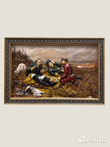 Резная картина «Охотники на привале» 40×60 см — оригинальный подарок