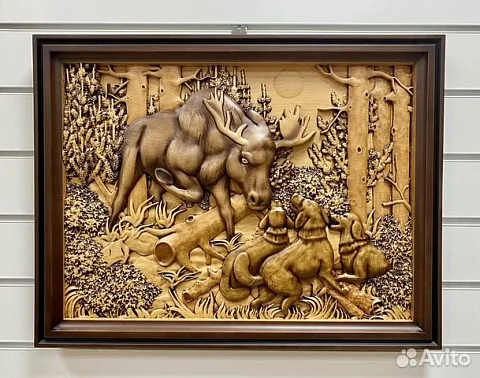 Резная картина «Гон на лося» 60×46 см — красивый подарок
