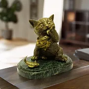 Статуэтка «Котенок-обжора» из бронзы со змеевиком — необычный подарок — фотография 1