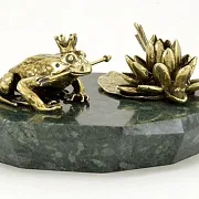 Бронзовая композиция «Царевна-лягушка с кувшинкой» — оригинальный подарок — фотография 2
