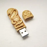 Флешка «Скорпион» из дерева — необычный подарок — фотография 2