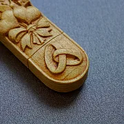 Свадебная флешка из дерева — красивый подарок — фотография 6