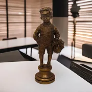 Композиция «Озорник» из бронзы — красивый подарок — фотография 1