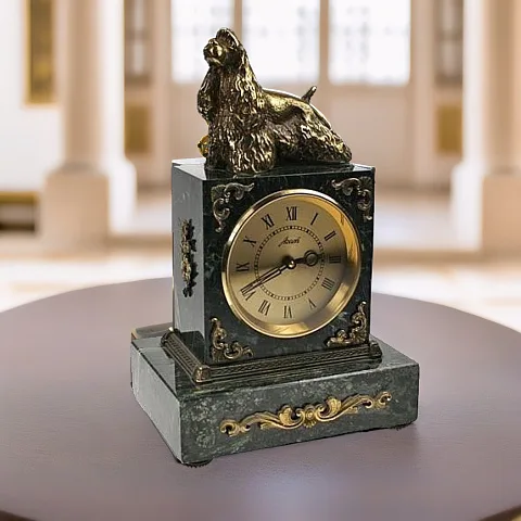 Часы со спаниелем — оригинальный подарок
