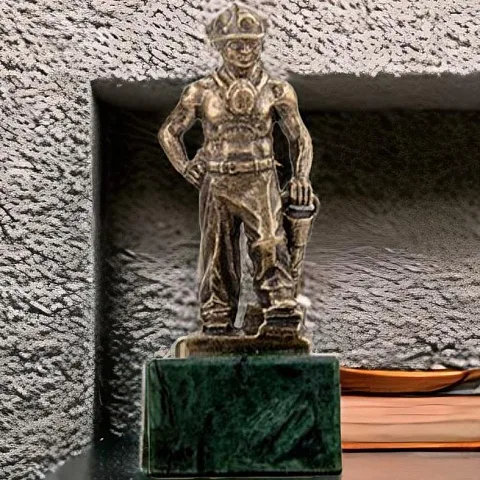 Бронзовая статуэтка «Шахтёр с отбойным молотком» на подставке в подарок