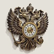 Резные часы с гербом РФ из ясеня в подарок — фотография 2