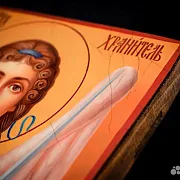 Икона деревянная "Ангел Хранитель" ручная работа — оригинальный подарок — фотография 6